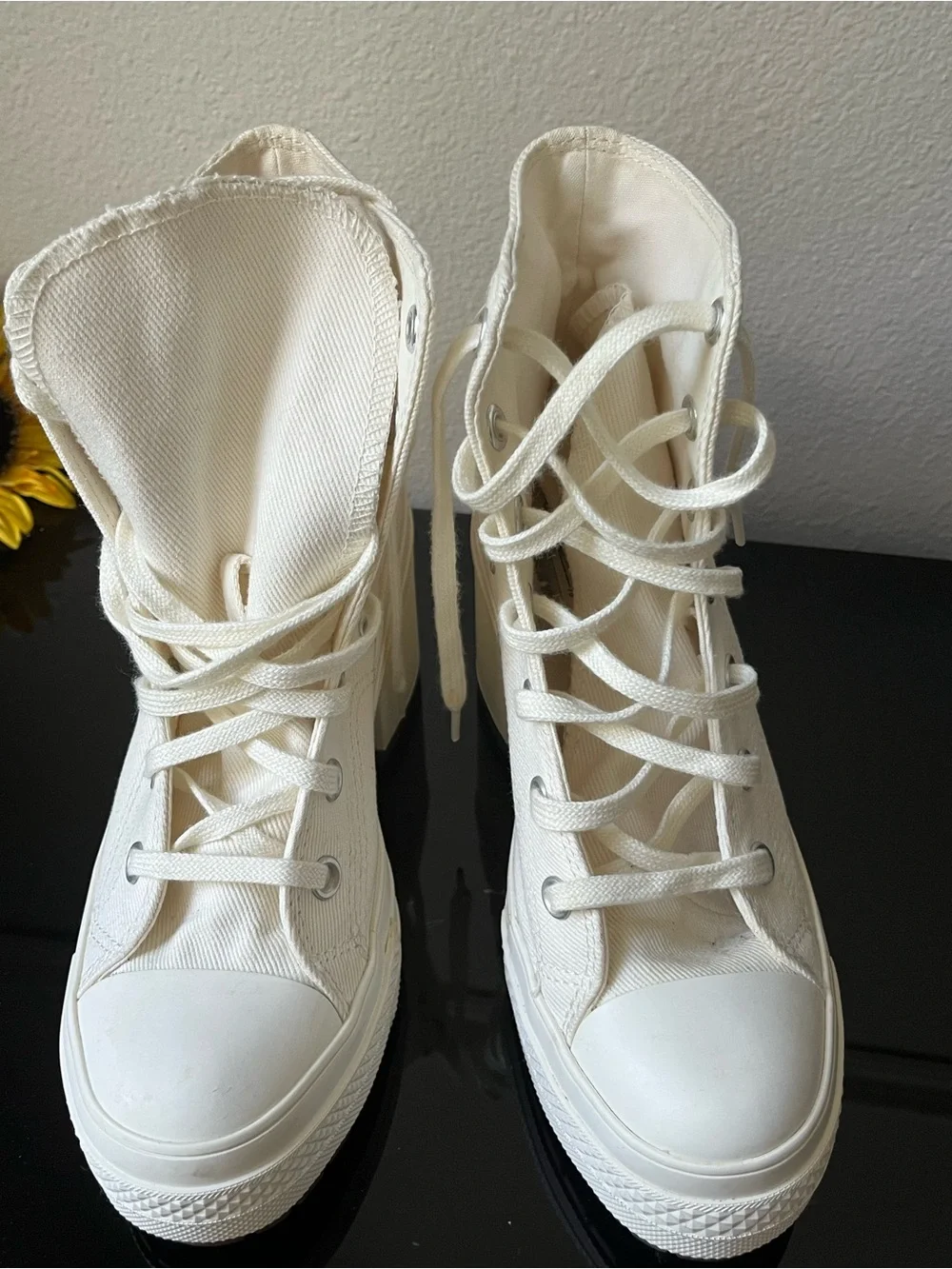 Converse Chuck 70 De Luxe Heel High Top Boots Egret White Women's Size 6.5 EUC